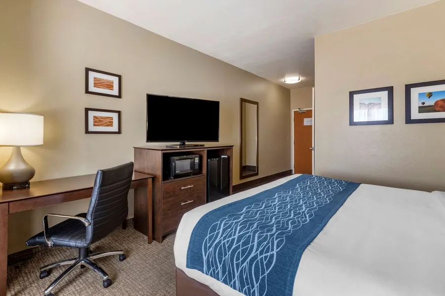 Comfort Inn & Suites Waterloo - Cedar Falls hotel detail image 6