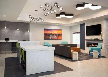 La Quinta Inn & Suites by Wyndham Gonzales LA hotel thumbnail 5