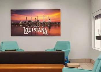 La Quinta Inn & Suites by Wyndham Gonzales LA hotel thumbnail 2