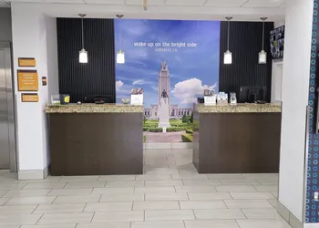 La Quinta Inn & Suites by Wyndham Gonzales LA hotel thumbnail 6