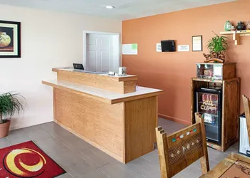 Econo Lodge Phillipsburg hotel thumbnail 3