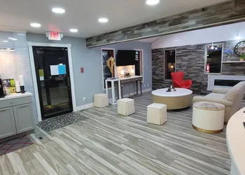 Dragonfly Inn and Suites hotel thumbnail 5