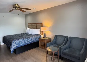 Western Inn hotel thumbnail 2