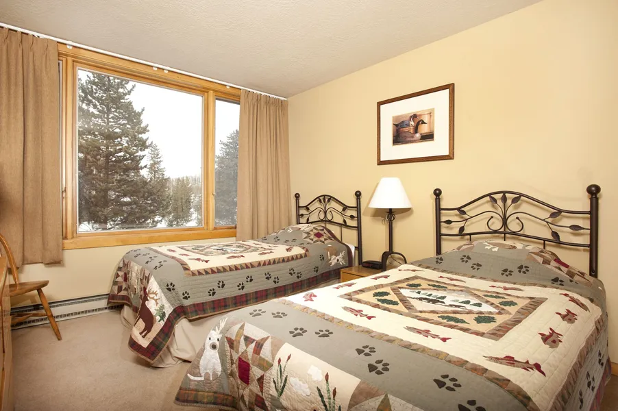 Evergreen Condominiums by Vail Resorts hotel detail image 2