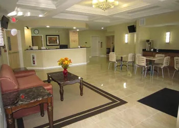 Red Carpet Inn And Suites Monmouth Jtc hotel thumbnail 2