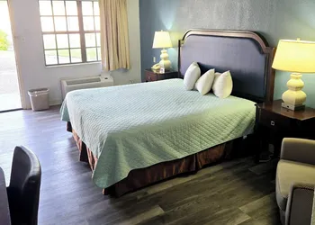 Best Price Motel and Suites hotel thumbnail 3
