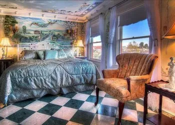 Gingerbread Mansion Inn hotel thumbnail 7