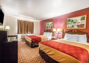Econo Lodge Dexter hotel thumbnail 5