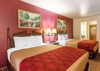Econo Lodge Dexter hotel thumbnail 6