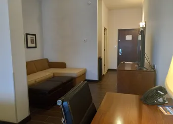 Comfort Suites Farmington hotel thumbnail 5