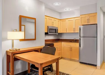 Homewood Suites by Hilton Winnipeg Airport-Polo Park, MB hotel thumbnail 8
