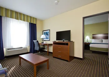 Holiday Inn Express Hotel & Suites Denver East-Peoria Street by IHG hotel thumbnail 5