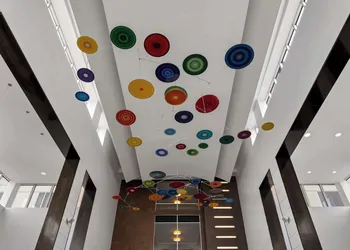 Embassy Suites Newark Airport hotel thumbnail 2