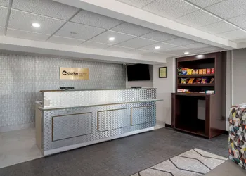 Clarion Pointe McDonough hotel thumbnail 4