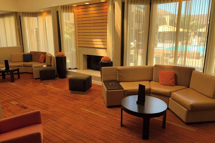 Courtyard by Marriott Columbus hotel detail image 2