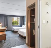 Courtyard by Marriott Columbus hotel detail image 4