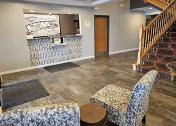 Super 8 by Wyndham Cloverdale IN hotel thumbnail 2