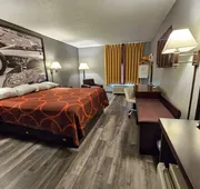 Super 8 by Wyndham Cloverdale IN hotel detail image 4