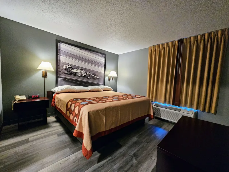 Super 8 by Wyndham Cloverdale IN hotel detail image 6