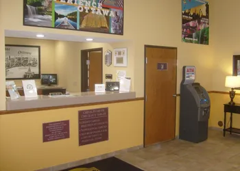 Super 8 by Wyndham Ottawa Starved Rock hotel thumbnail 2