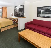 Super 8 by Wyndham Ottawa Starved Rock hotel detail image 3