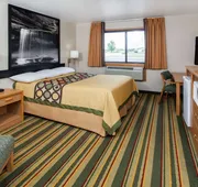 Super 8 by Wyndham Ottawa Starved Rock hotel detail image 5