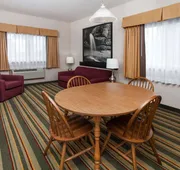 Super 8 by Wyndham Ottawa Starved Rock hotel detail image 7