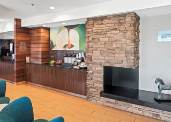 Fairfield Inn & Suites by Marriott Columbus hotel thumbnail 2