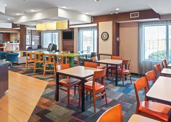 Fairfield Inn & Suites by Marriott Columbus hotel thumbnail 4