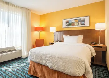 Fairfield Inn & Suites by Marriott Columbus hotel thumbnail 6