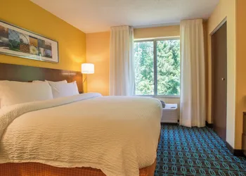Fairfield Inn & Suites by Marriott Columbus hotel thumbnail 7