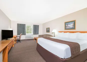 Baymont by Wyndham Baxter/Brainerd Area hotel thumbnail 5