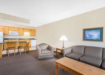 Baymont by Wyndham Baxter/Brainerd Area hotel thumbnail 7