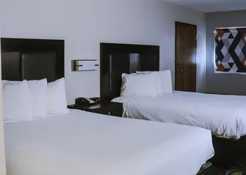 Apple Tree Inn and Suites hotel thumbnail 2