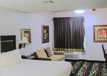 Apple Tree Inn and Suites hotel thumbnail 5