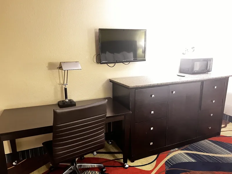 Apple Tree Inn and Suites hotel detail image 6