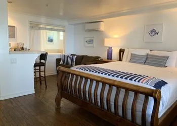 Casa Tropicana hotel thumbnail 5