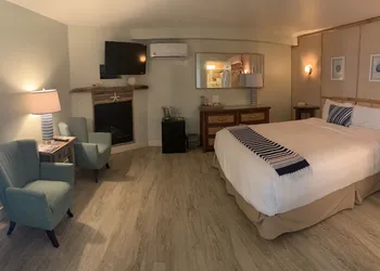 Casa Tropicana hotel thumbnail 3