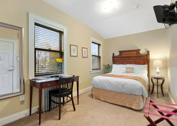 The DeBary Inn hotel thumbnail 6