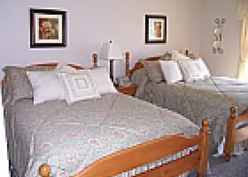 Camelot Restaurant & Inn hotel thumbnail 2