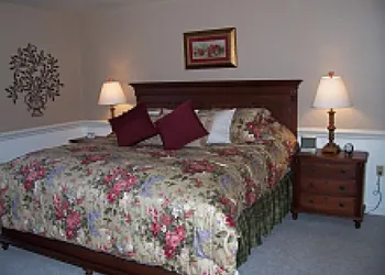 Camelot Restaurant & Inn hotel thumbnail 8