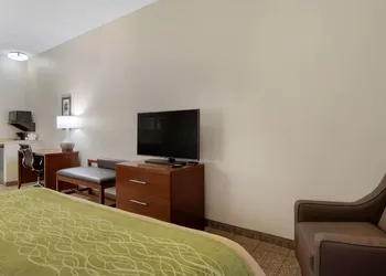 Comfort Inn & Suites Port Arthur-Port Neches hotel thumbnail 5