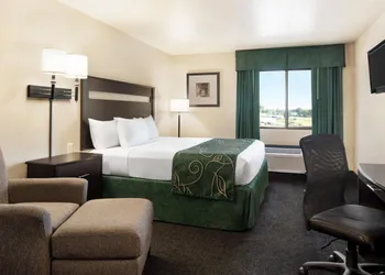 Baymont by Wyndham Glenwood hotel thumbnail 5