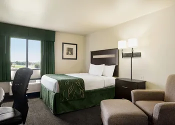 Baymont by Wyndham Glenwood hotel thumbnail 4