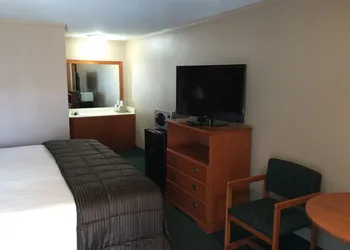 Budget Inn hotel thumbnail 4