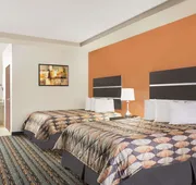 Days Inn by Wyndham Dilley hotel detail image 5