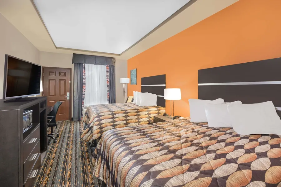 Days Inn by Wyndham Dilley hotel detail image 6
