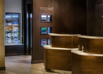 Courtyard by Marriott Winnipeg Airport hotel thumbnail 2