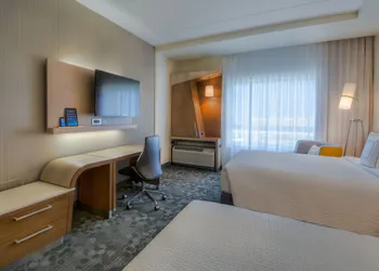 Courtyard by Marriott Winnipeg Airport hotel thumbnail 4