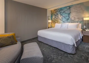Courtyard by Marriott Winnipeg Airport hotel thumbnail 6